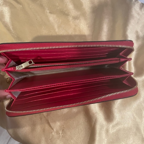 Furla Elegant Red Women's Wallet - Picture 4 of 4